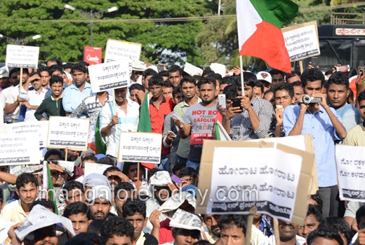 PFI stages huge protest against Attavar incident; demands action against culprits 1